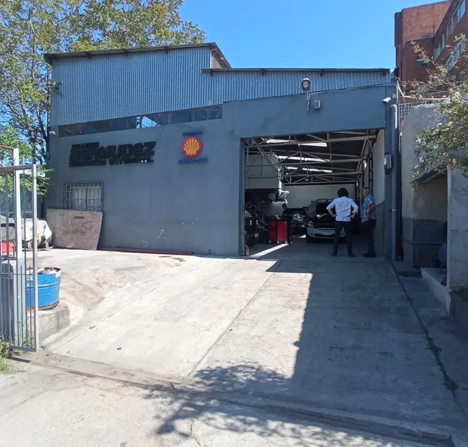 Frente de Talleres Bermudez